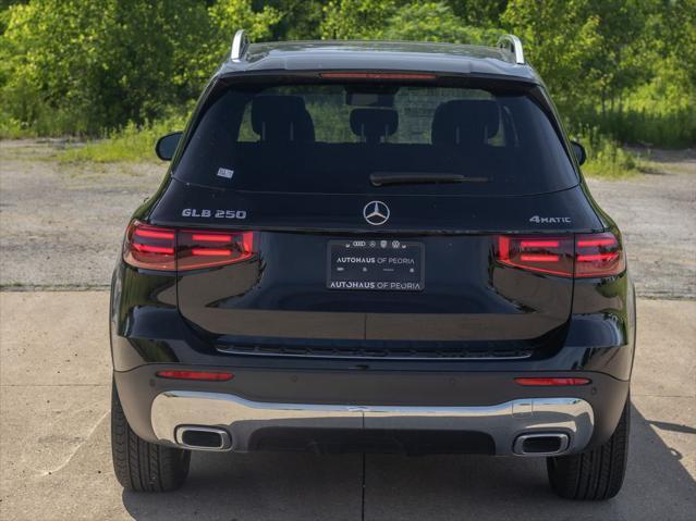 new 2024 Mercedes-Benz GLB 250 car, priced at $54,085