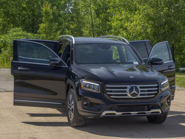 new 2024 Mercedes-Benz GLB 250 car, priced at $54,085