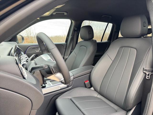 new 2024 Mercedes-Benz GLB 250 car, priced at $42,995