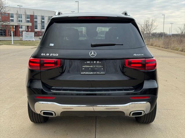 new 2024 Mercedes-Benz GLB 250 car, priced at $42,995