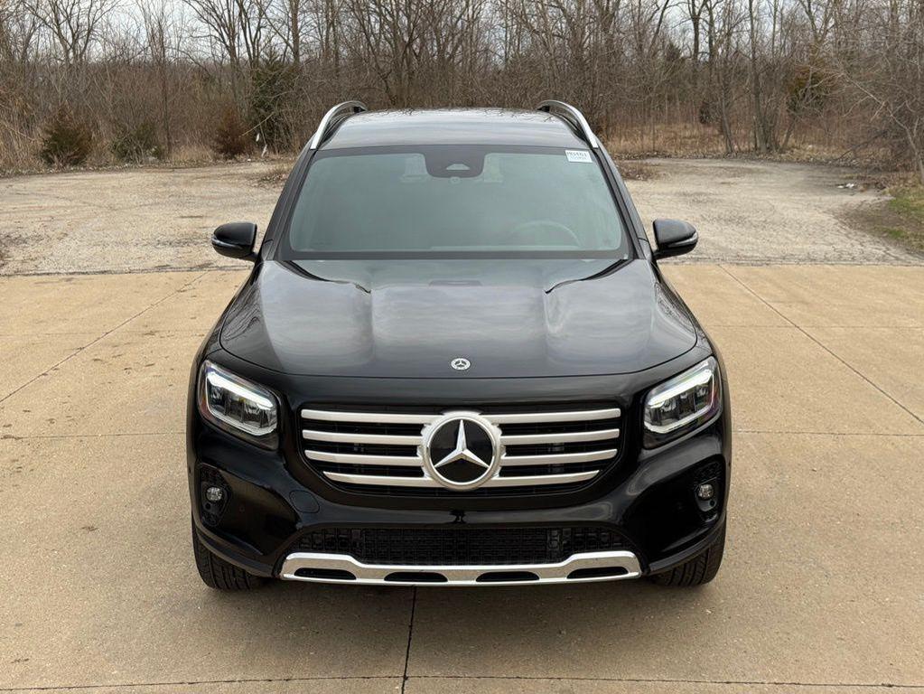 new 2024 Mercedes-Benz GLB 250 car, priced at $42,995