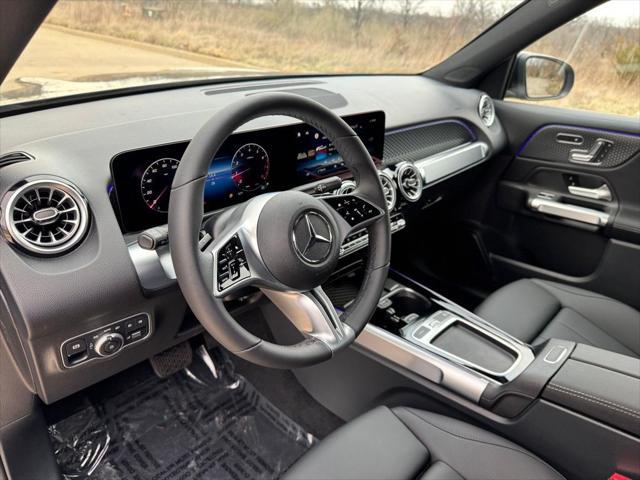 new 2024 Mercedes-Benz GLB 250 car, priced at $42,995