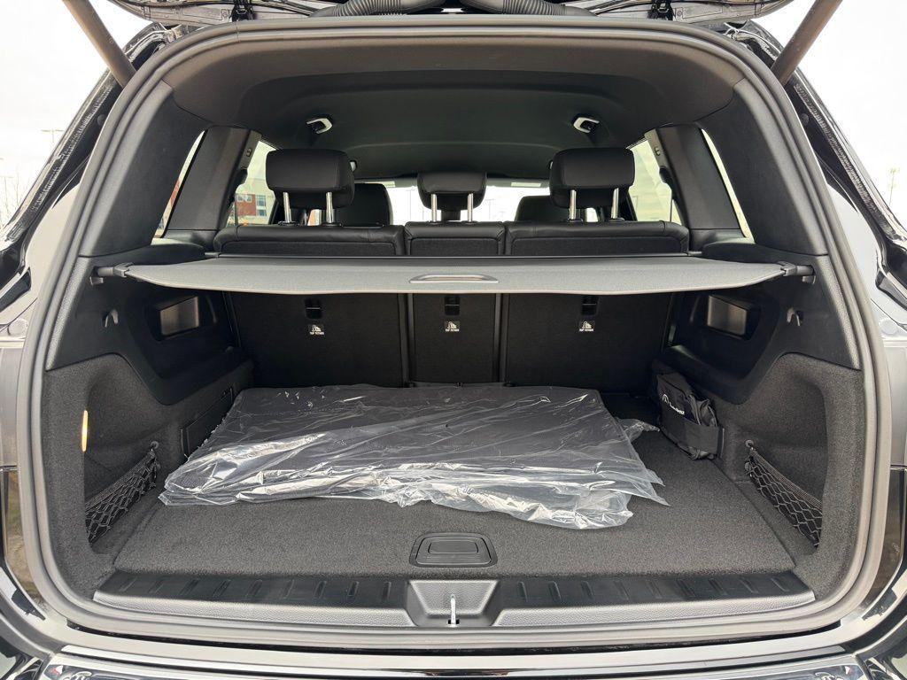 new 2024 Mercedes-Benz GLB 250 car, priced at $42,995