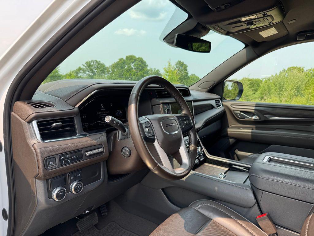 used 2023 GMC Yukon XL car, priced at $52,096
