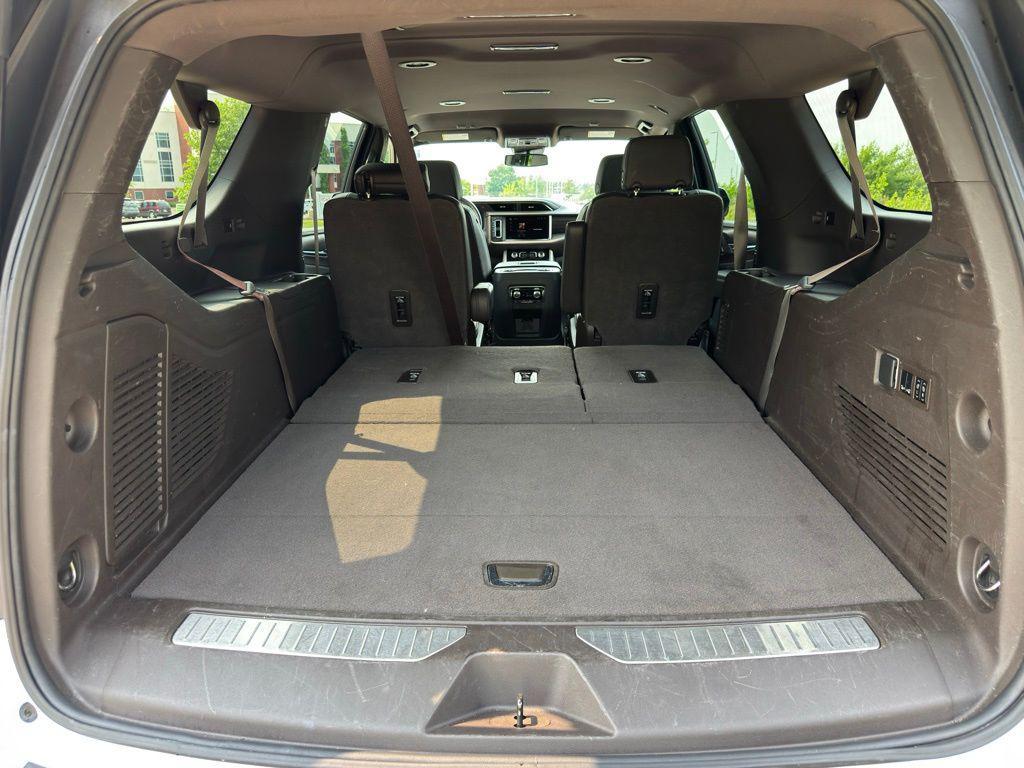 used 2023 GMC Yukon XL car, priced at $52,096
