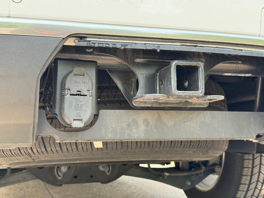 used 2023 GMC Yukon XL car, priced at $52,096