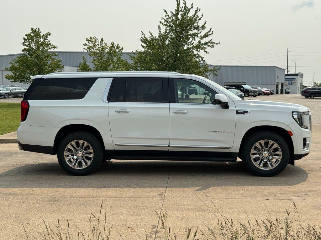 used 2023 GMC Yukon XL car, priced at $52,096