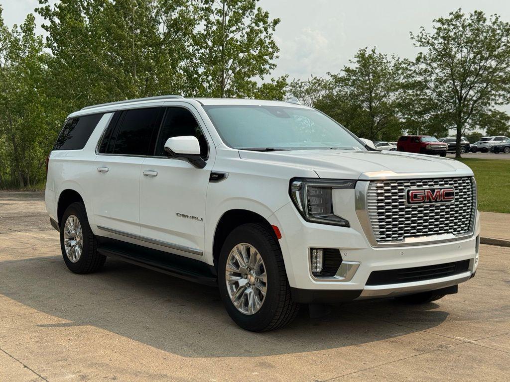 used 2023 GMC Yukon XL car, priced at $52,096