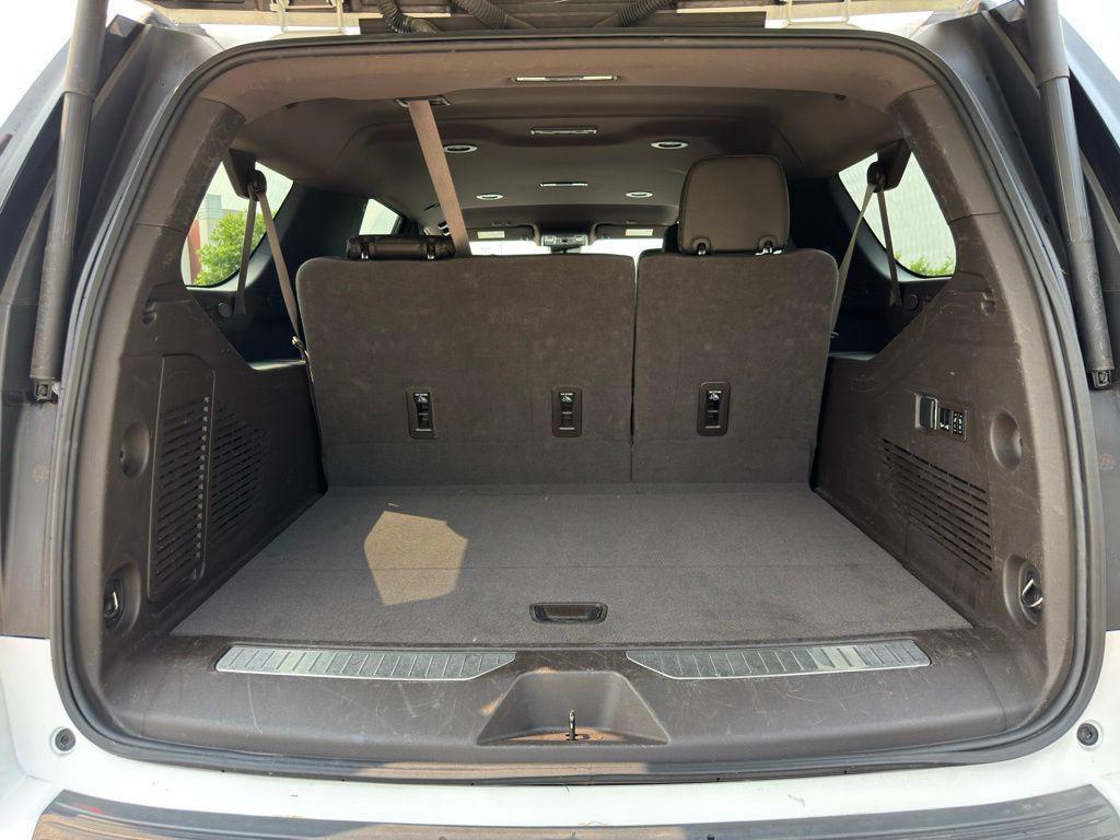 used 2023 GMC Yukon XL car, priced at $52,096