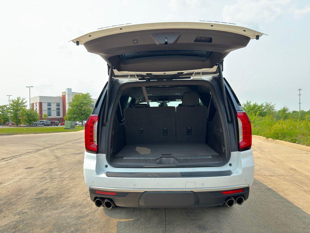 used 2023 GMC Yukon XL car, priced at $52,096