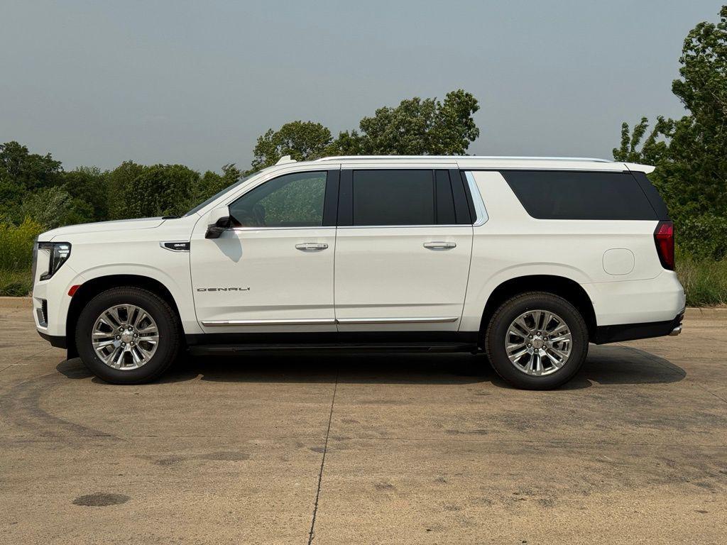 used 2023 GMC Yukon XL car, priced at $52,096
