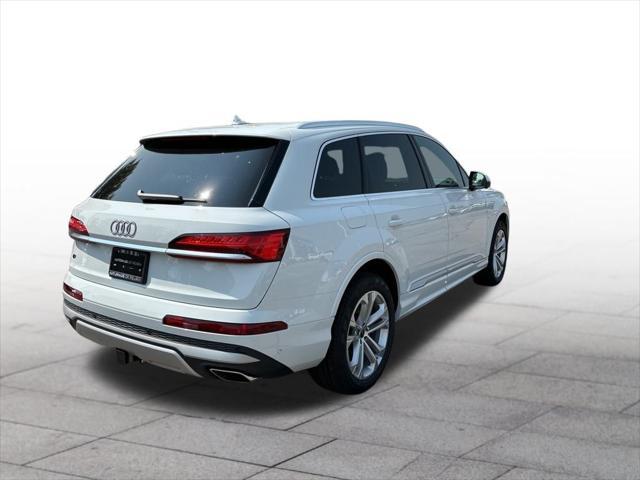 new 2025 Audi Q7 car, priced at $75,930