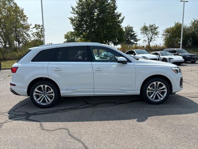 new 2025 Audi Q7 car, priced at $73,298