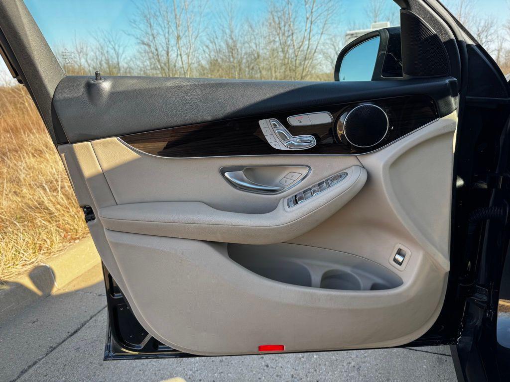 used 2019 Mercedes-Benz GLC 300 car, priced at $22,627