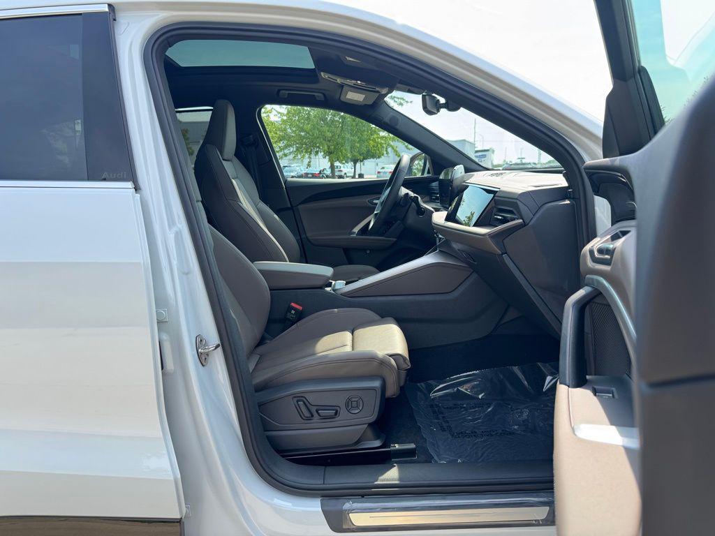 new 2025 Audi Q5 car, priced at $61,758
