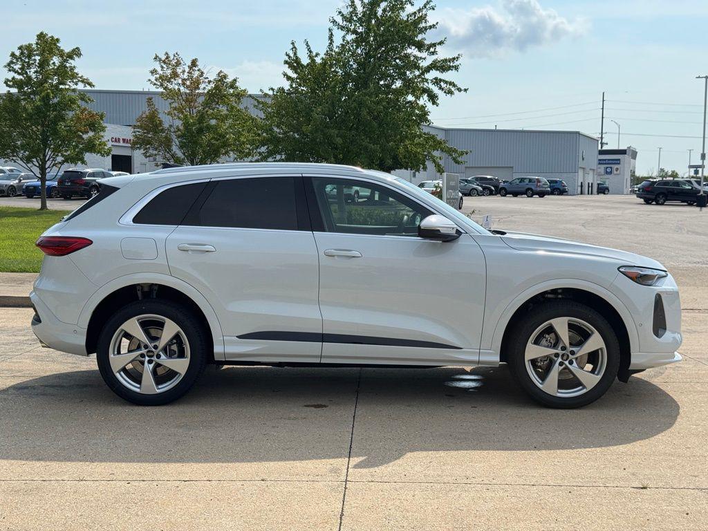 new 2025 Audi Q5 car, priced at $61,758