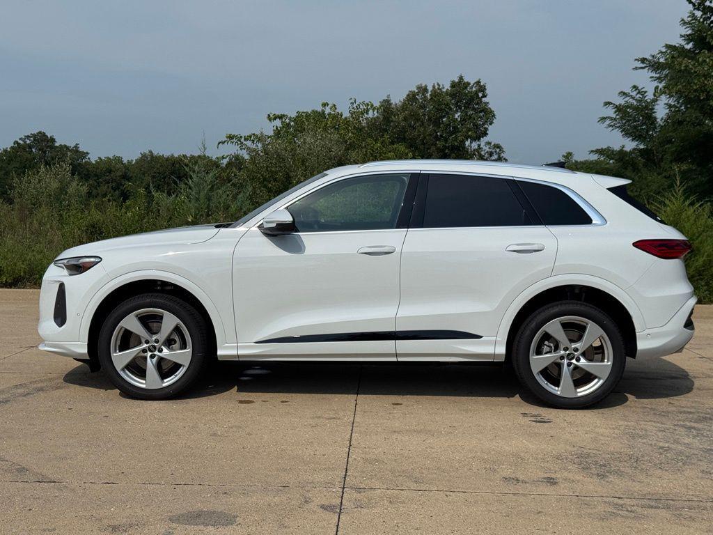 new 2025 Audi Q5 car, priced at $61,758