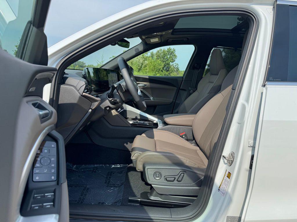 new 2025 Audi Q5 car, priced at $61,758