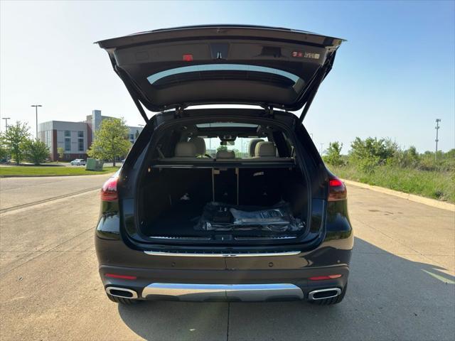 new 2025 Mercedes-Benz GLE 450 car, priced at $79,713