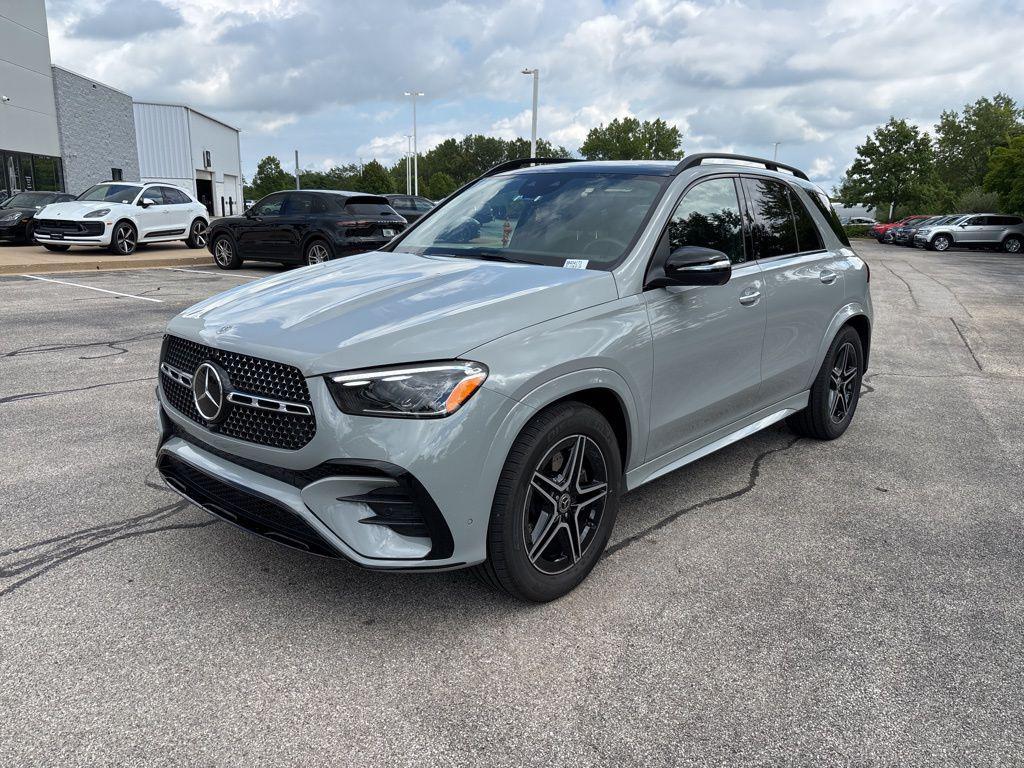 new 2025 Mercedes-Benz GLE 450 car, priced at $86,098