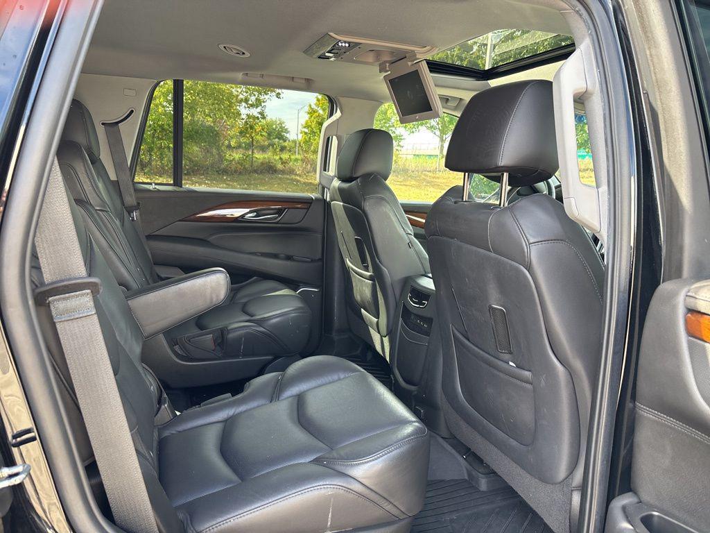used 2020 Cadillac Escalade car, priced at $35,669