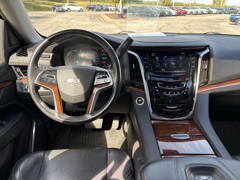 used 2020 Cadillac Escalade car, priced at $35,669