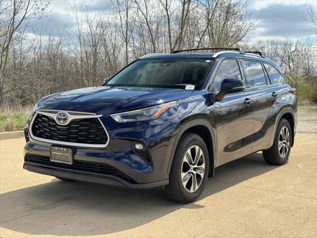 used 2022 Toyota Highlander car, priced at $37,871