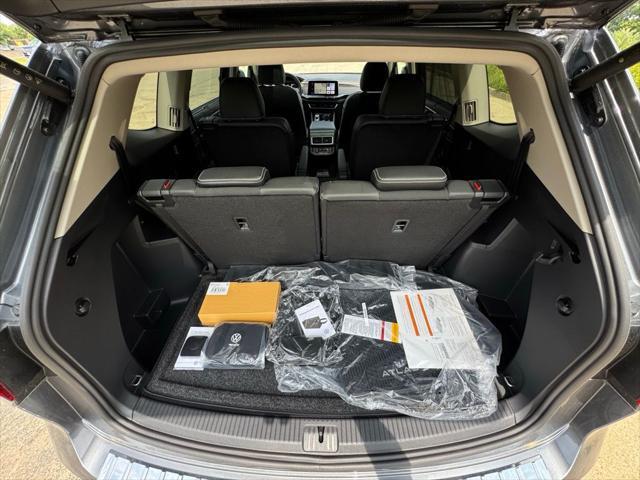 new 2025 Volkswagen Atlas car, priced at $48,072