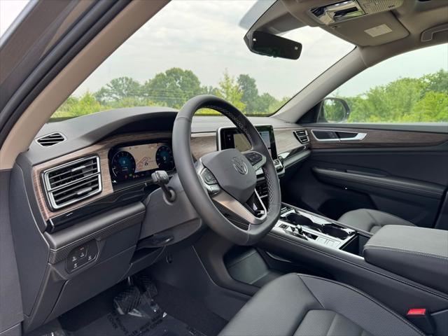 new 2025 Volkswagen Atlas car, priced at $48,072