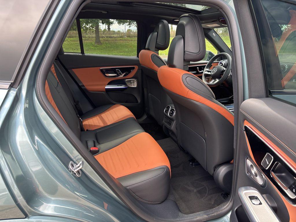 new 2025 Mercedes-Benz GLC 300 car, priced at $68,733