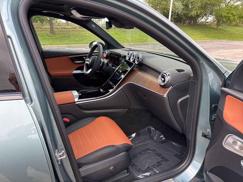new 2025 Mercedes-Benz GLC 300 car, priced at $68,733