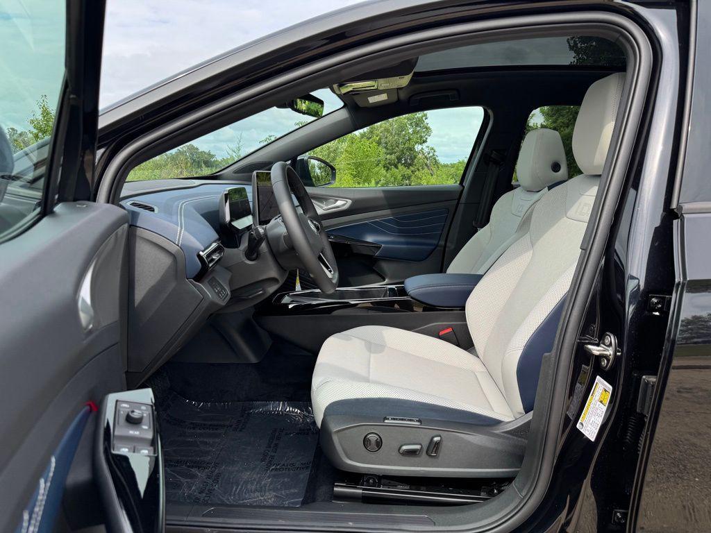 new 2025 Volkswagen ID.4 car, priced at $49,125