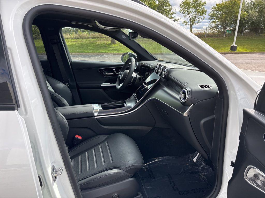 new 2025 Mercedes-Benz GLC 350e car, priced at $73,578