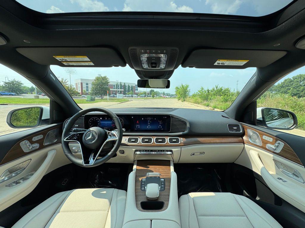 new 2025 Mercedes-Benz GLE 450 car, priced at $86,098