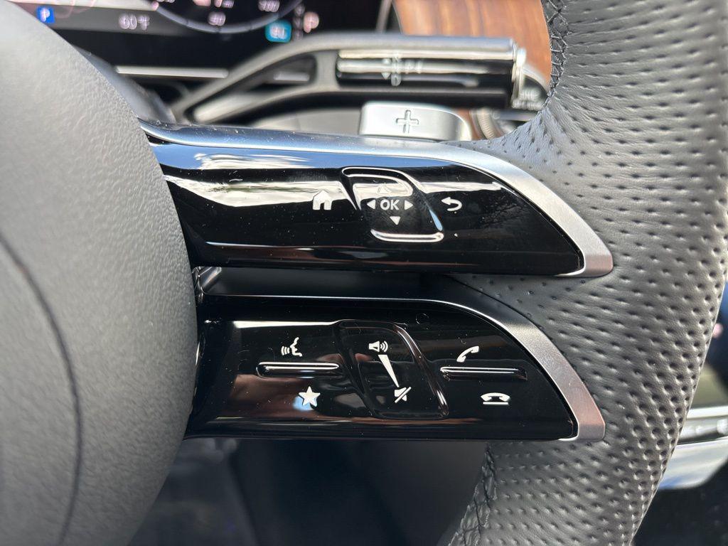 new 2025 Mercedes-Benz GLC 350e car, priced at $74,413