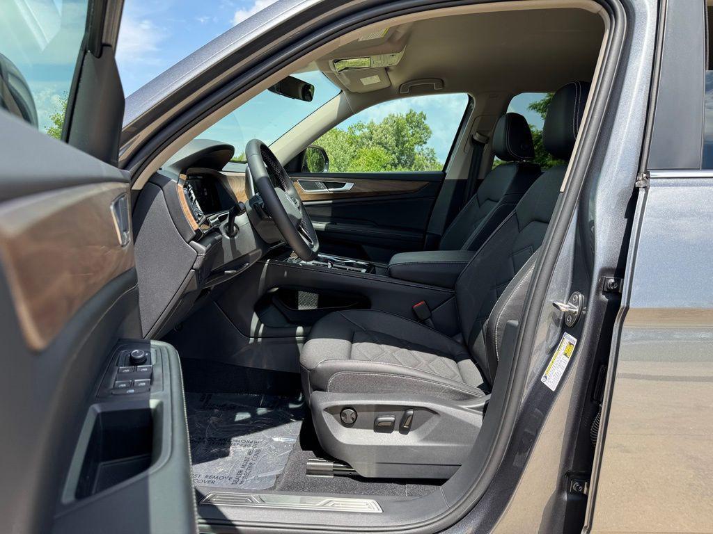 new 2025 Volkswagen Atlas car, priced at $42,841