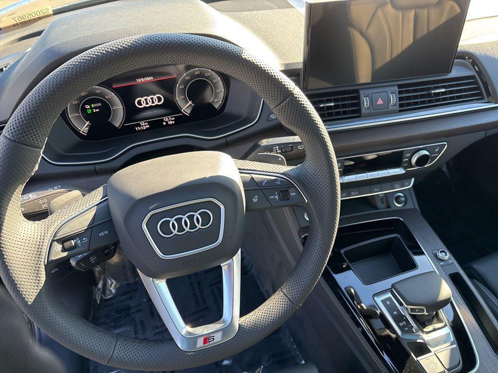 new 2025 Audi Q5 car, priced at $66,593