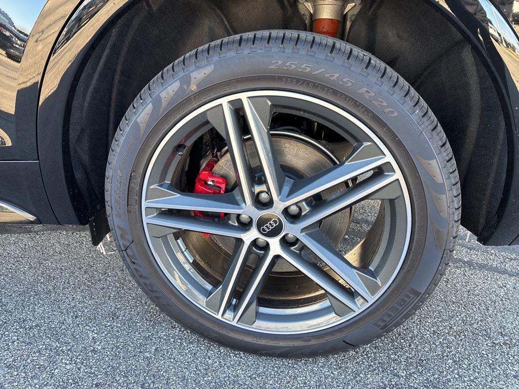 new 2025 Audi Q5 car, priced at $66,593