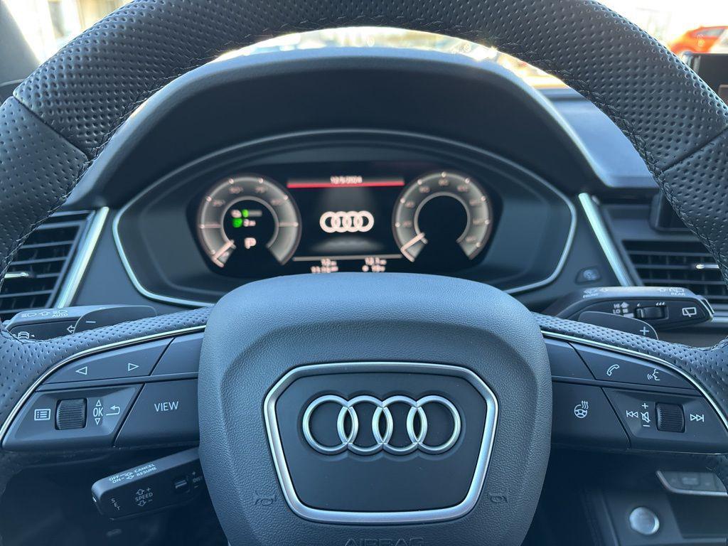 new 2025 Audi Q5 car, priced at $66,593
