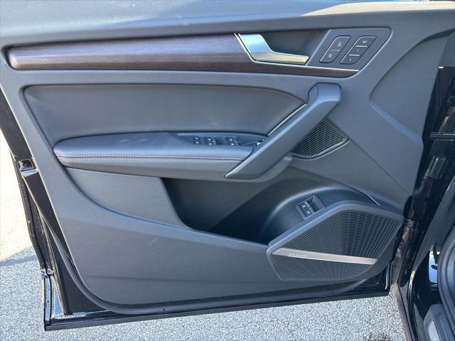 new 2025 Audi Q5 car, priced at $66,593
