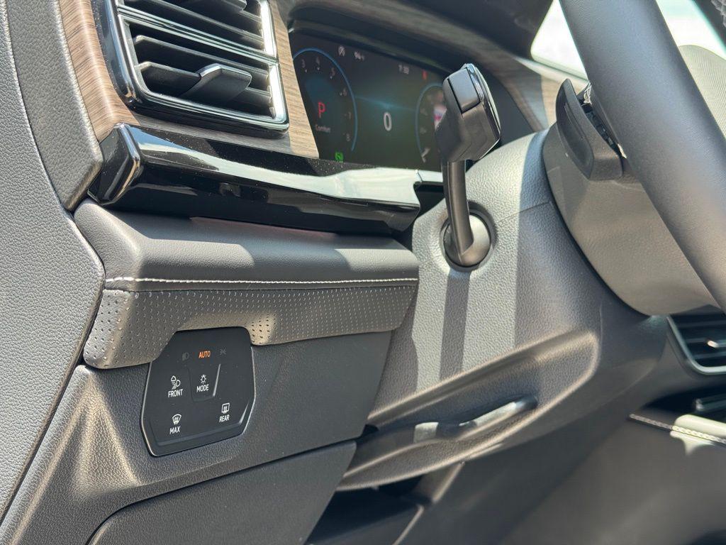 new 2025 Volkswagen Atlas car, priced at $47,112