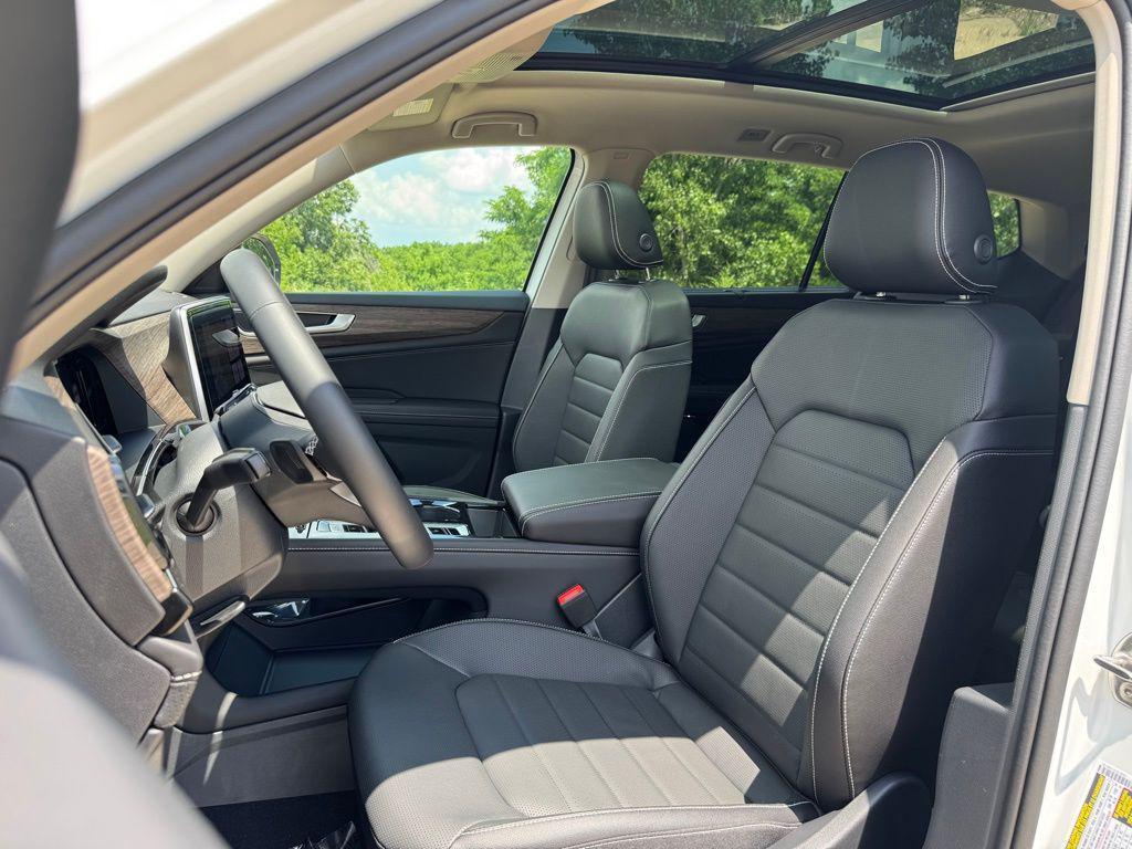 new 2025 Volkswagen Atlas car, priced at $47,112