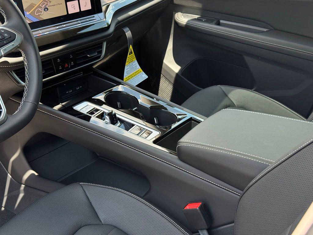 new 2025 Volkswagen Atlas car, priced at $47,112