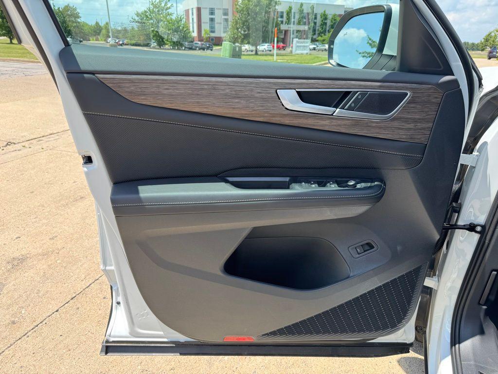 new 2025 Volkswagen Atlas car, priced at $47,112