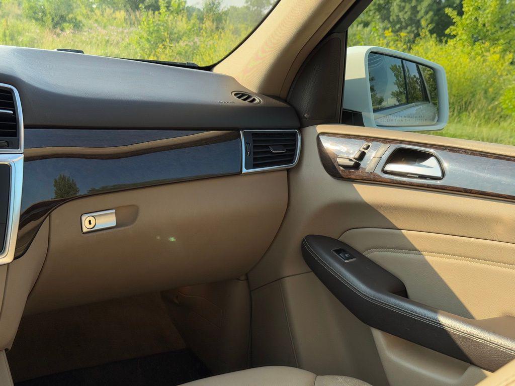 used 2015 Mercedes-Benz M-Class car, priced at $13,762