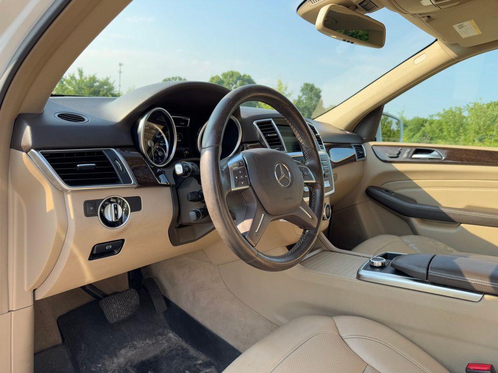 used 2015 Mercedes-Benz M-Class car, priced at $13,762