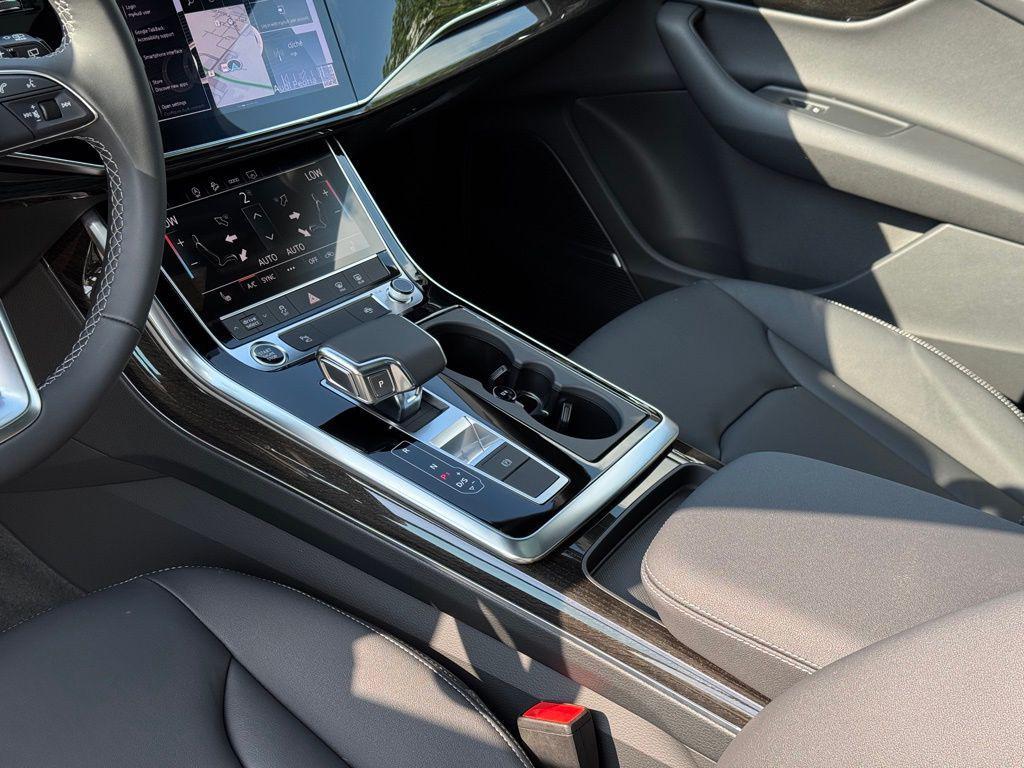 new 2025 Audi Q7 car, priced at $58,411