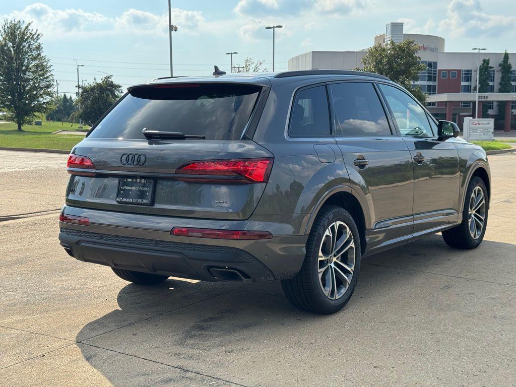 new 2025 Audi Q7 car, priced at $58,411