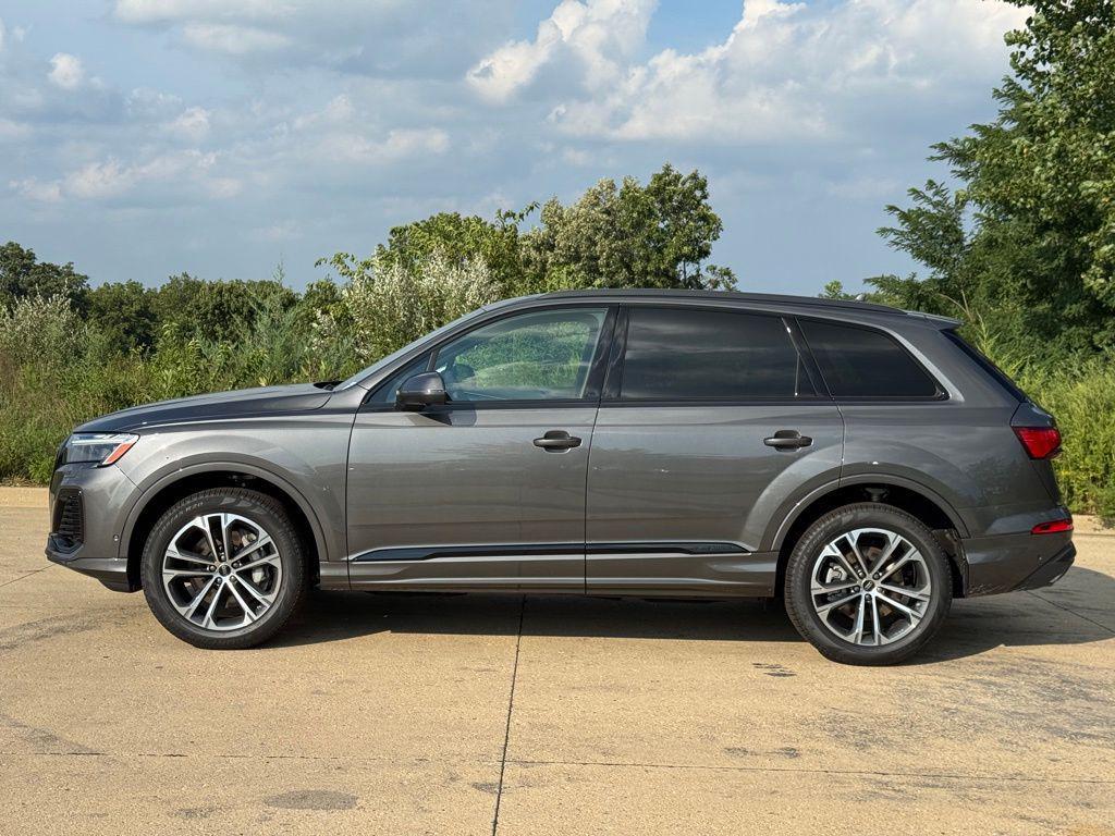 new 2025 Audi Q7 car, priced at $58,411