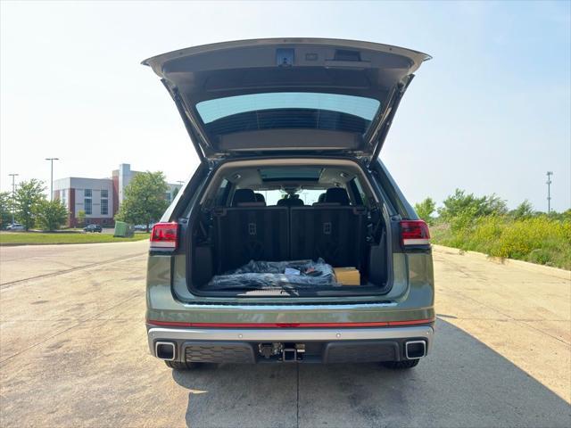 new 2025 Volkswagen Atlas car, priced at $46,344